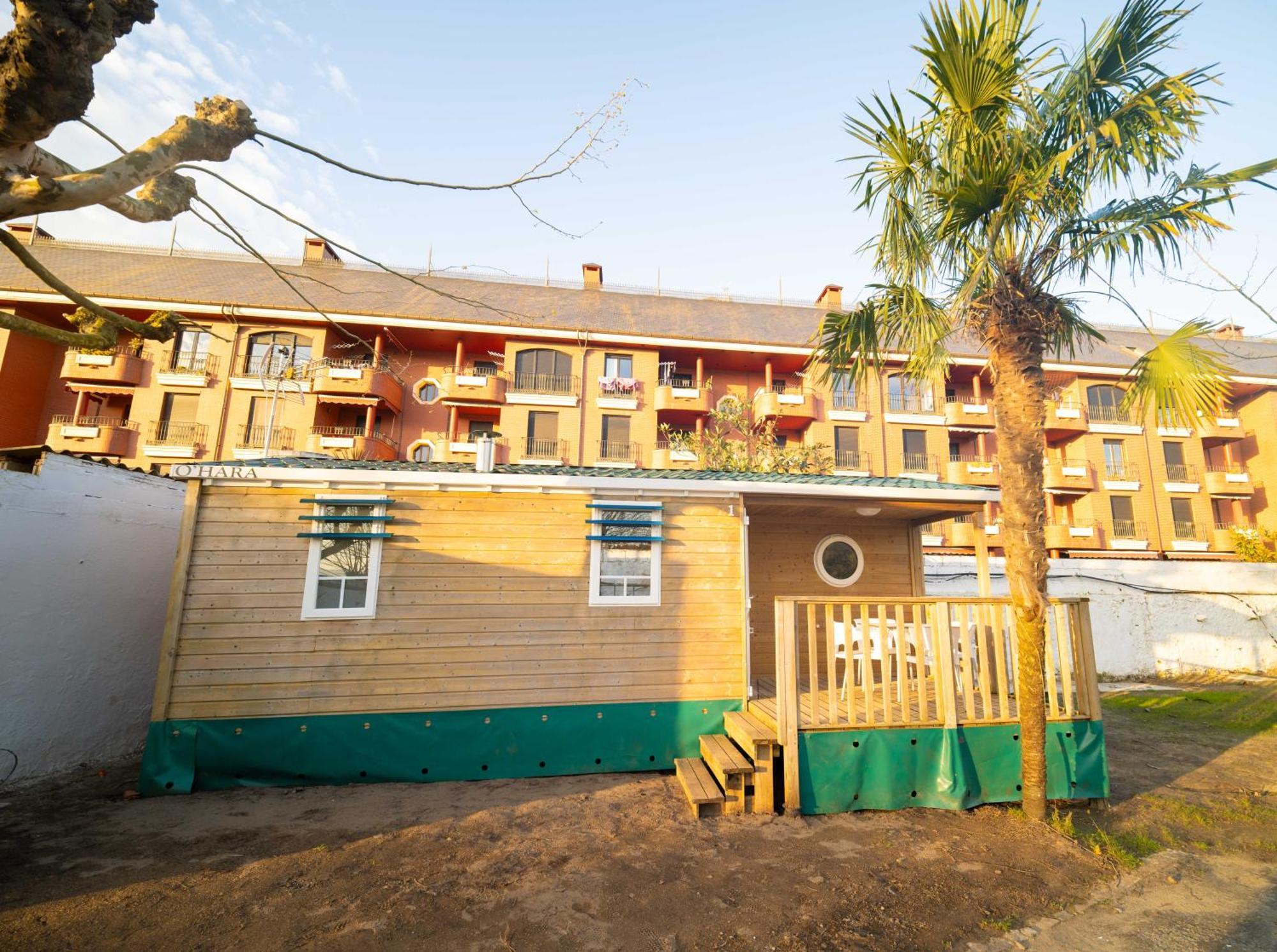 Alojamiento - Bungalows En El Centro De Laredo A 200 M De La Playa Exterior photo